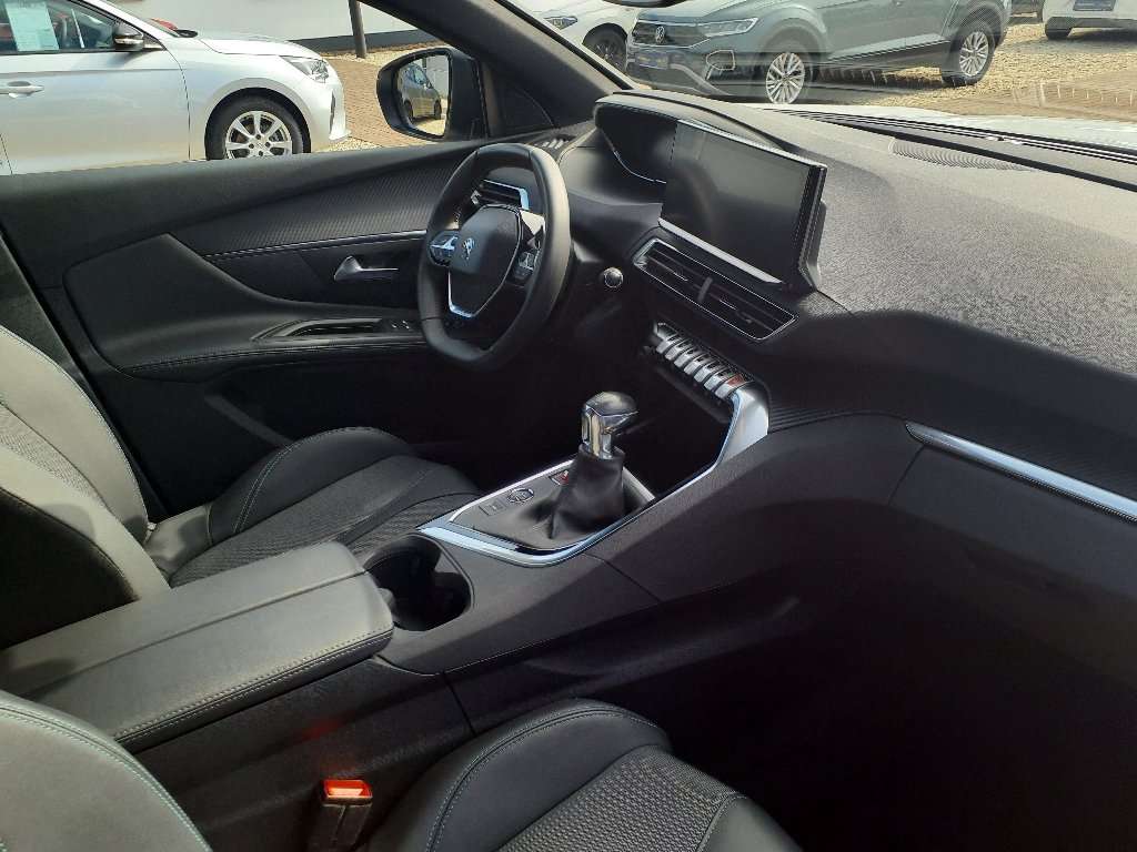 Fahrzeugbild eines Peugeot 5008