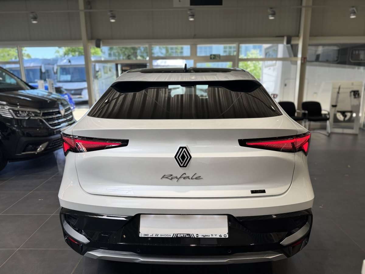 Fahrzeugbild eines Renault Rafale