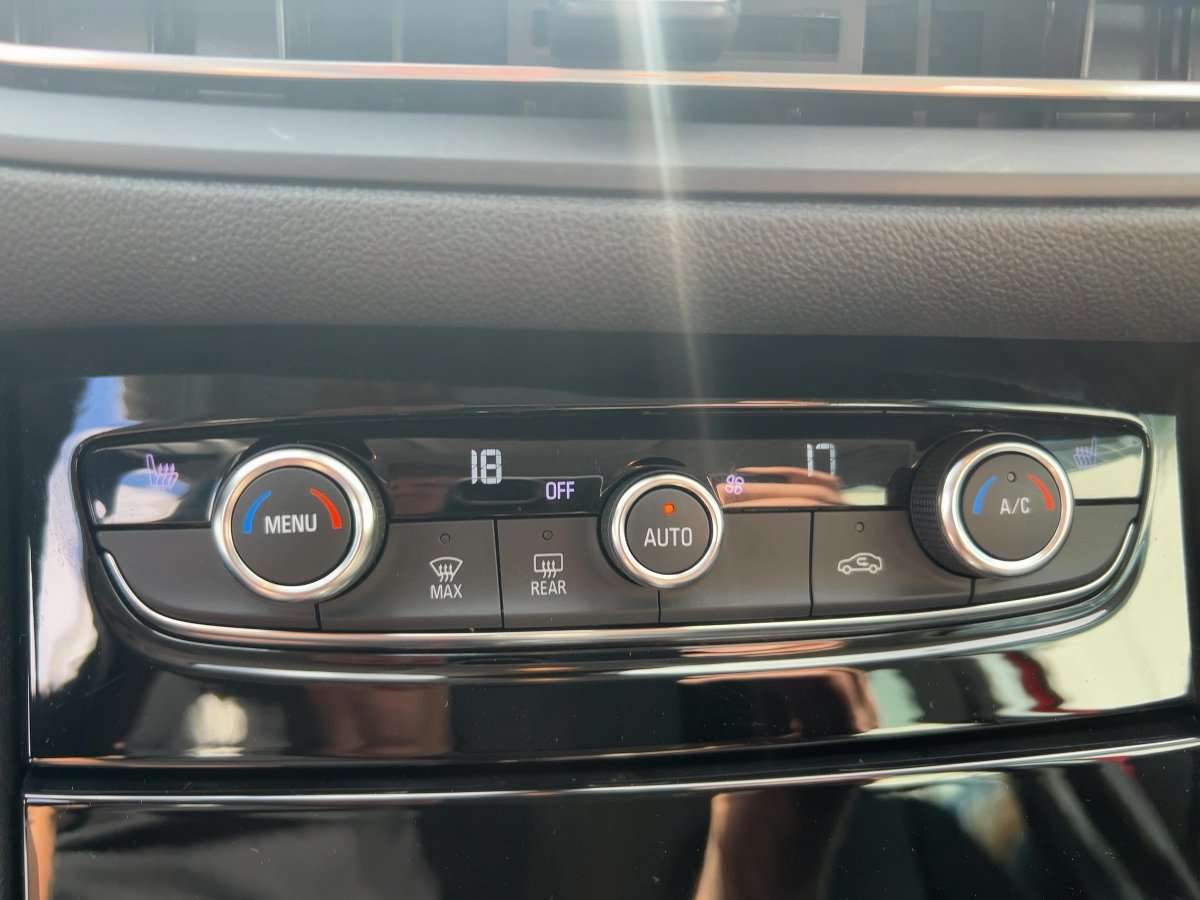 Fahrzeugbild eines Opel Grandland X