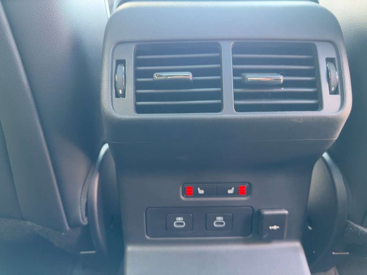 Fahrzeugbild eines Land Rover Range Rover Velar
