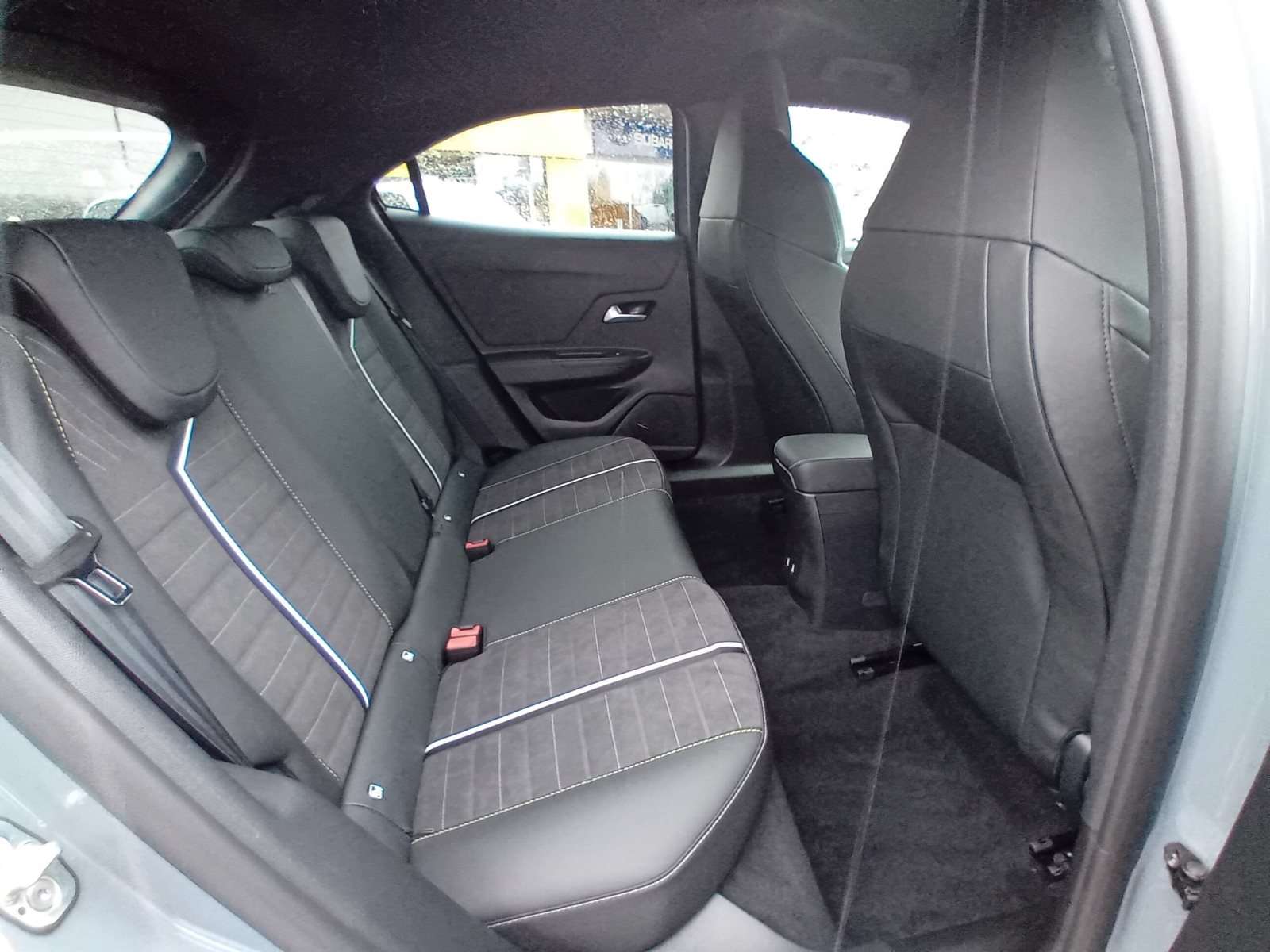 Fahrzeugbild eines Opel Mokka Electric