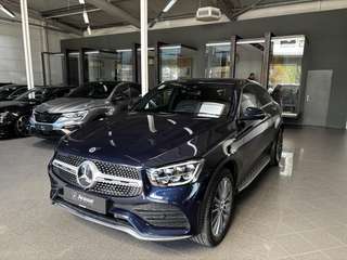 Schräge Frontansicht auf einen Mercedes-Benz GLC , freigestellt