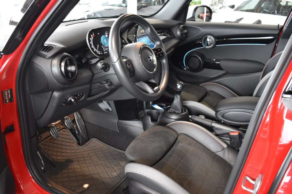 Fahrzeugbild eines MINI COOPER