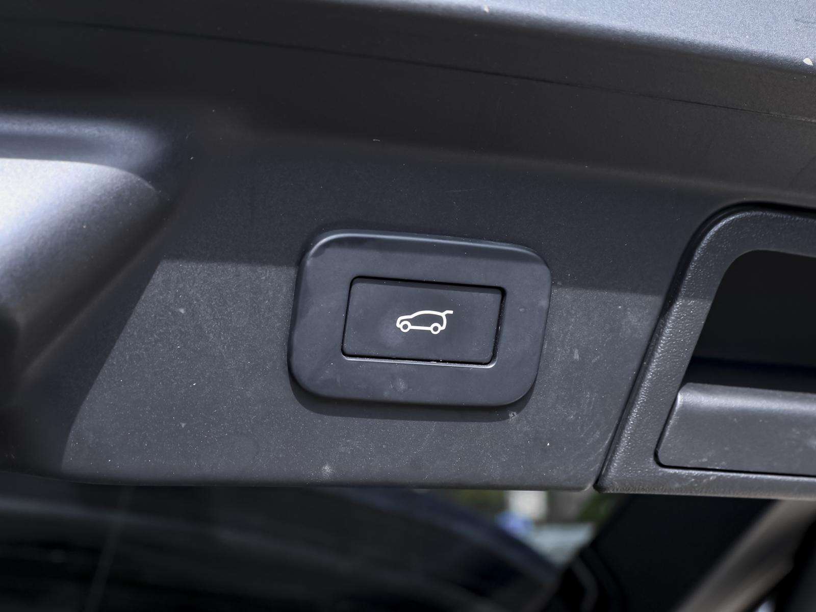 Fahrzeugbild eines Land Rover Range Rover Velar