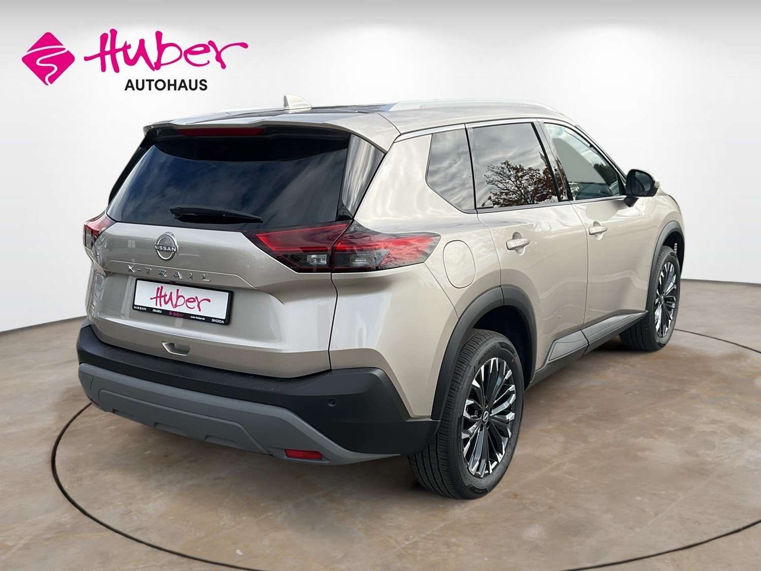 Fahrzeugbild eines Nissan X-TRAIL