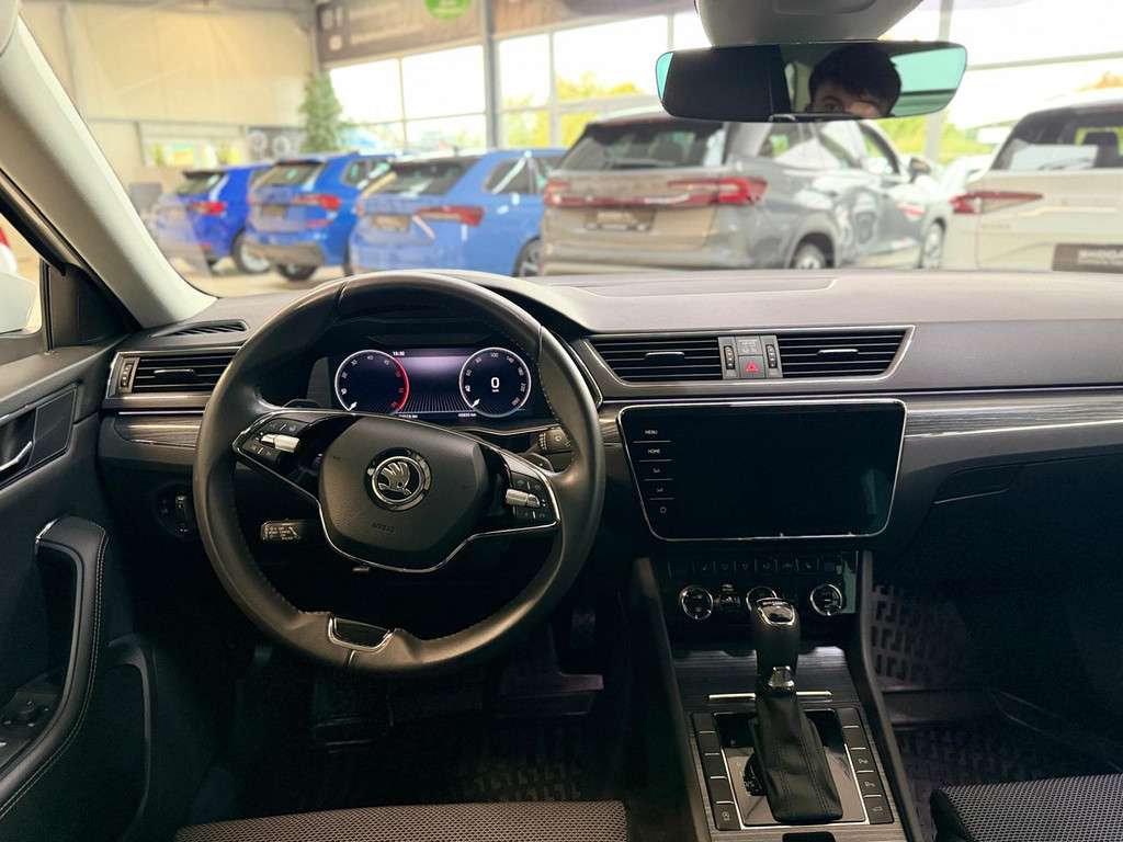 Fahrzeugbild eines Skoda Superb