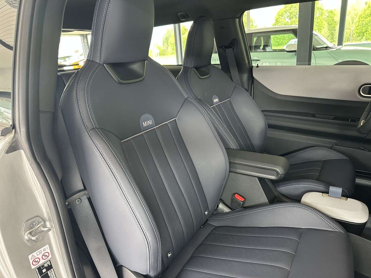 Fahrzeugbild eines MINI COOPER