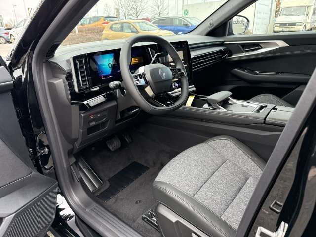 Fahrzeugbild eines Renault Rafale