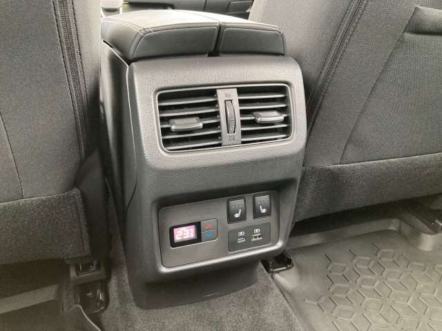 Fahrzeugbild eines Nissan X-TRAIL