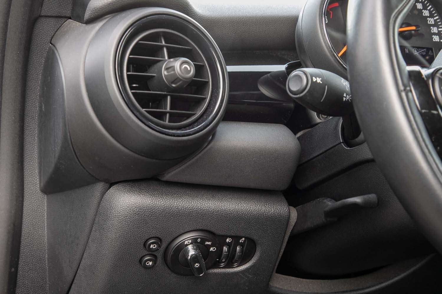 Fahrzeugbild eines MINI COOPER