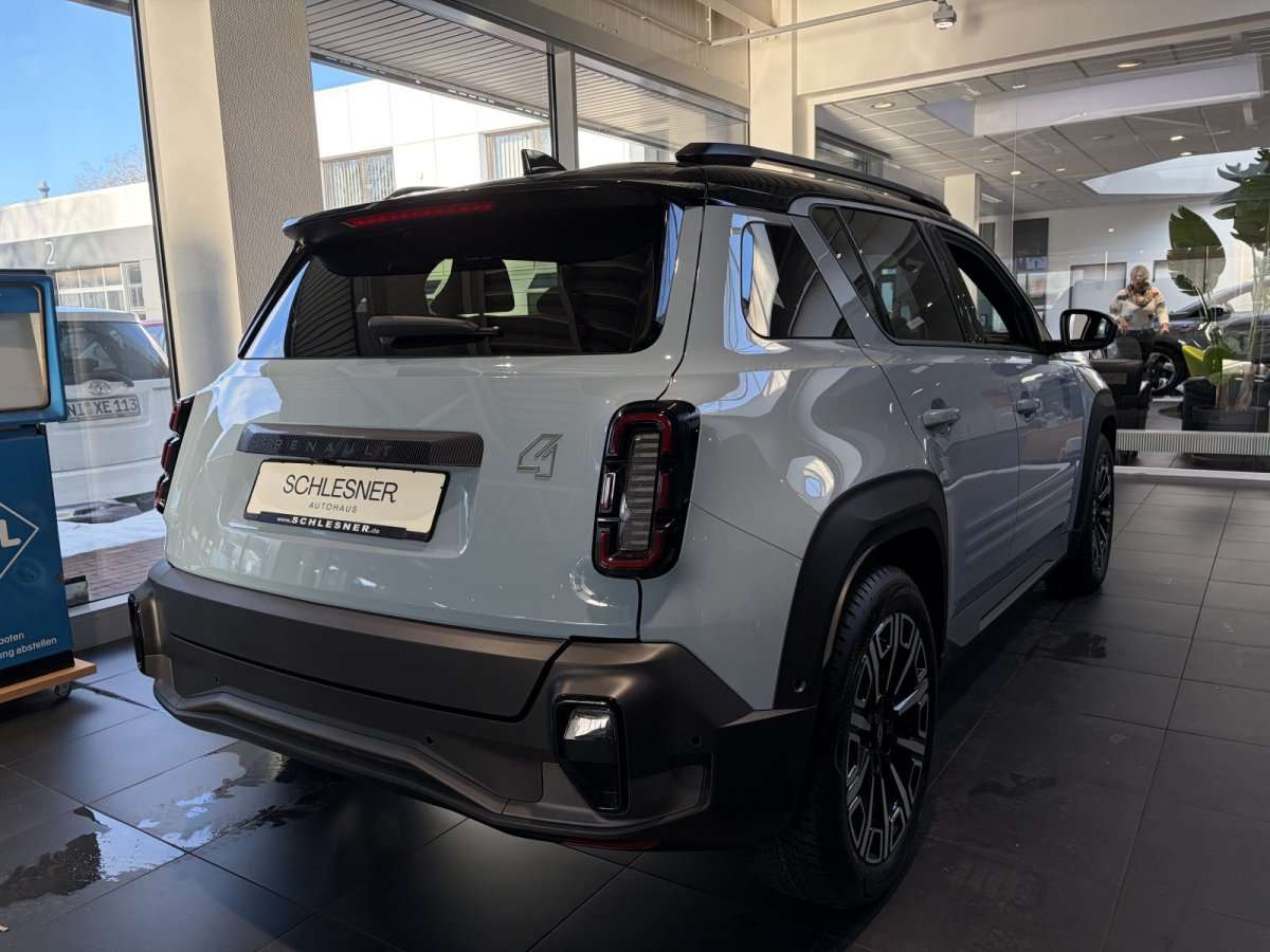 Fahrzeugbild eines Renault 4 E-TECH