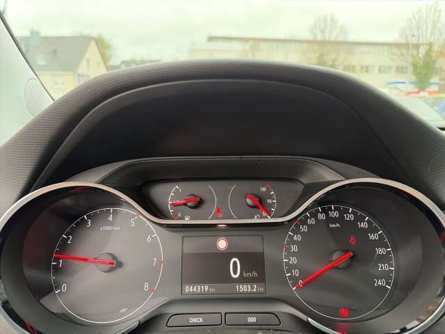 Fahrzeugbild eines Opel Crossland X