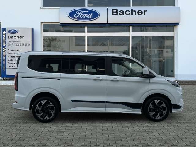 Fahrzeugbild eines Ford Tourneo Custom