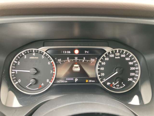 Fahrzeugbild eines Nissan X-TRAIL