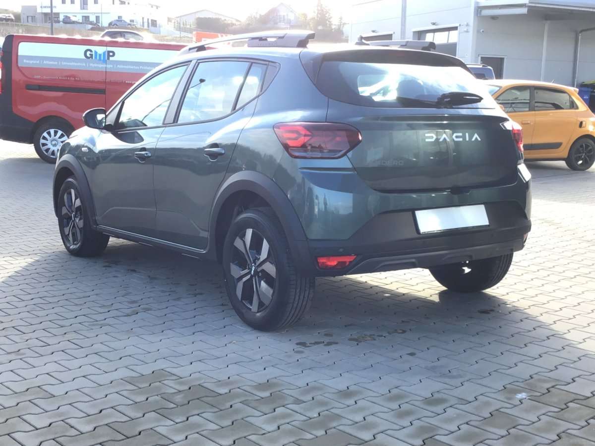 Fahrzeugbild eines Dacia Sandero