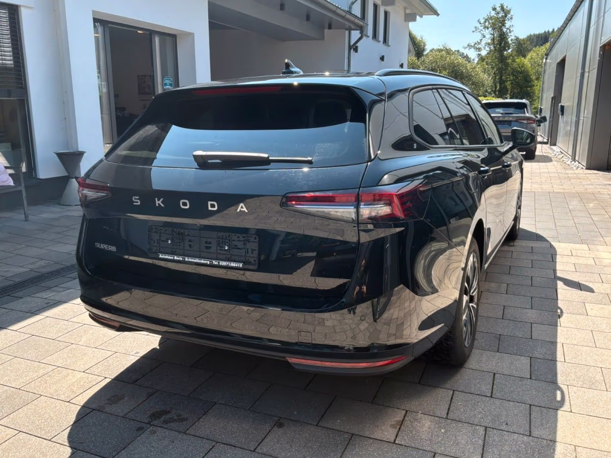 Fahrzeugbild eines Skoda Superb