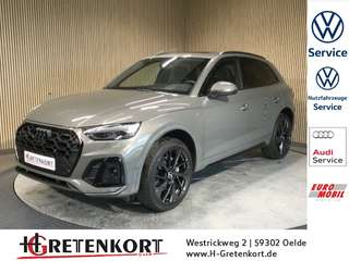 Schräge Frontansicht auf einen Audi Q5 , freigestellt