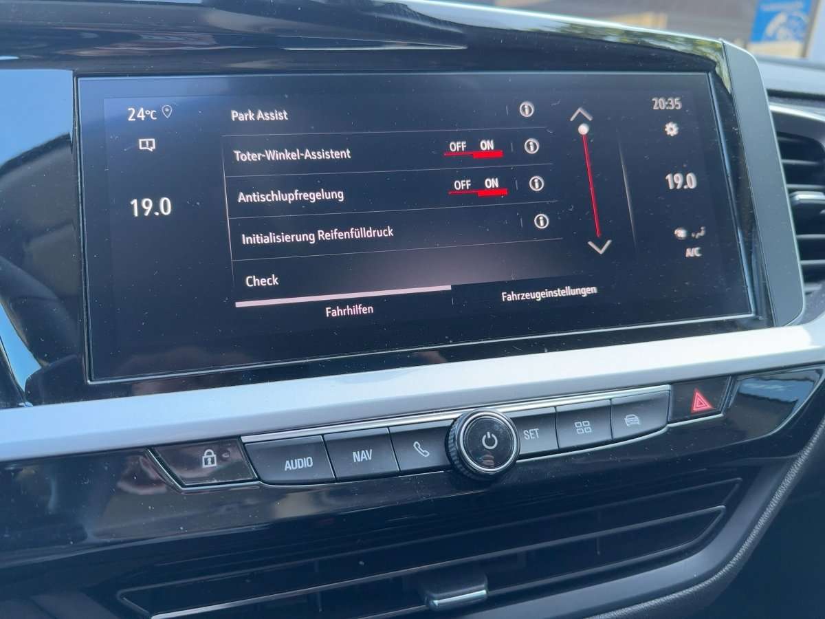 Fahrzeugbild eines Opel Grandland X