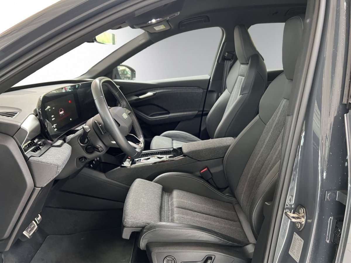 Fahrzeugbild eines Audi Q6 e-tron