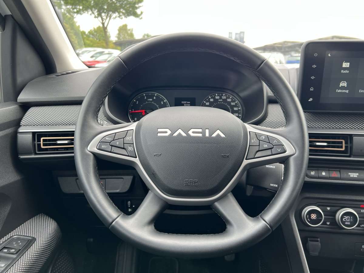 Fahrzeugbild eines Dacia Sandero
