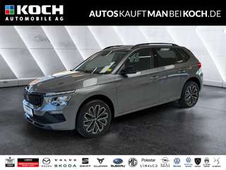 Schräge Frontansicht auf einen Skoda Kamiq , freigestellt