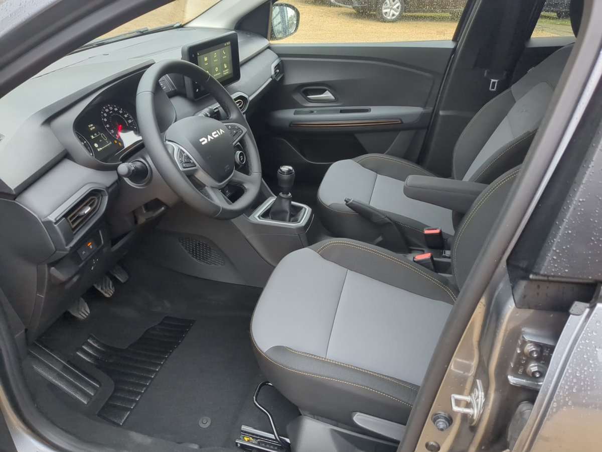 Fahrzeugbild eines Dacia Jogger