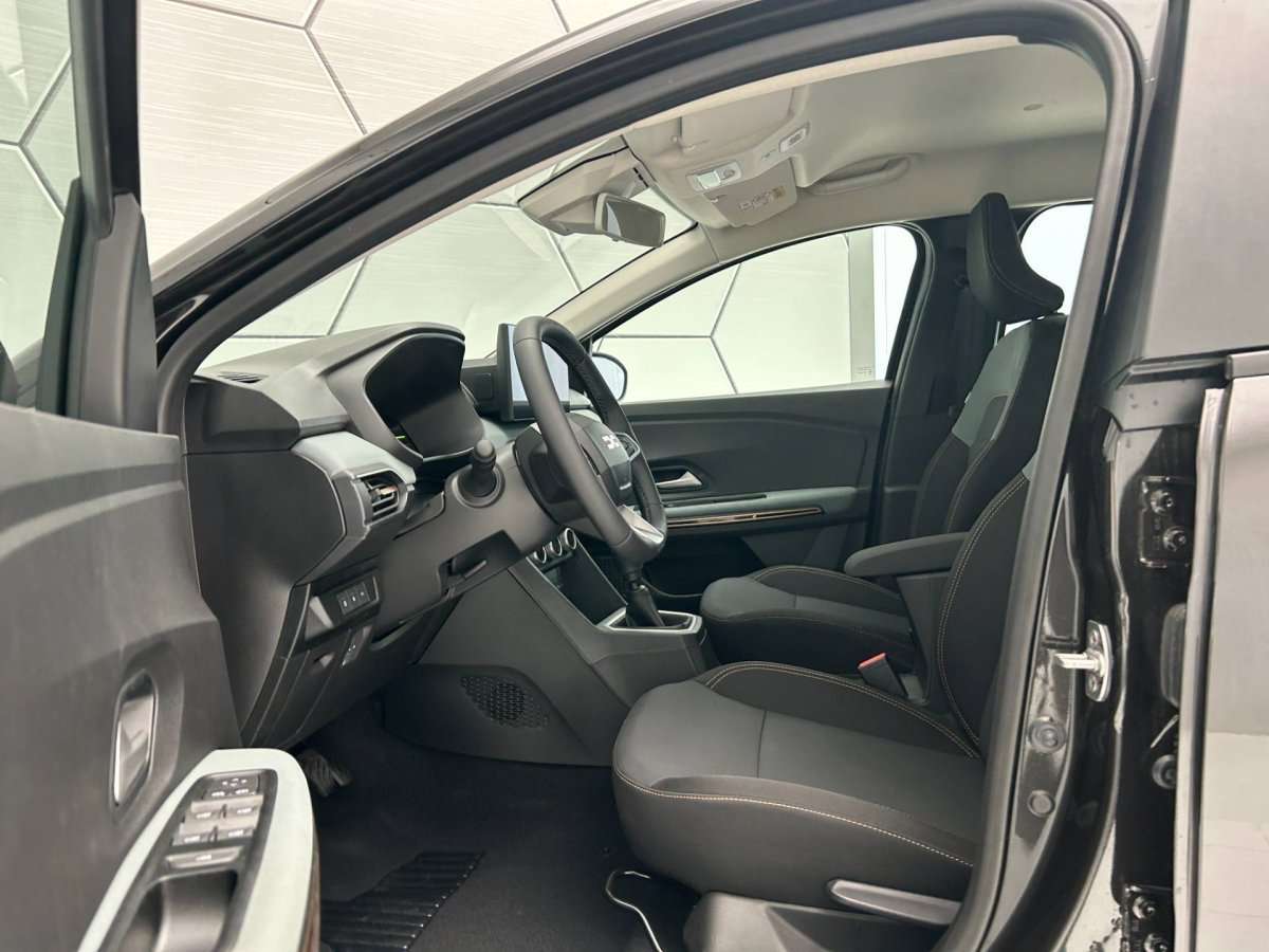 Fahrzeugbild eines Dacia Sandero
