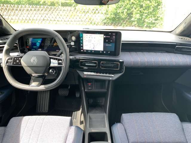 Fahrzeugbild eines Renault 4 E-TECH