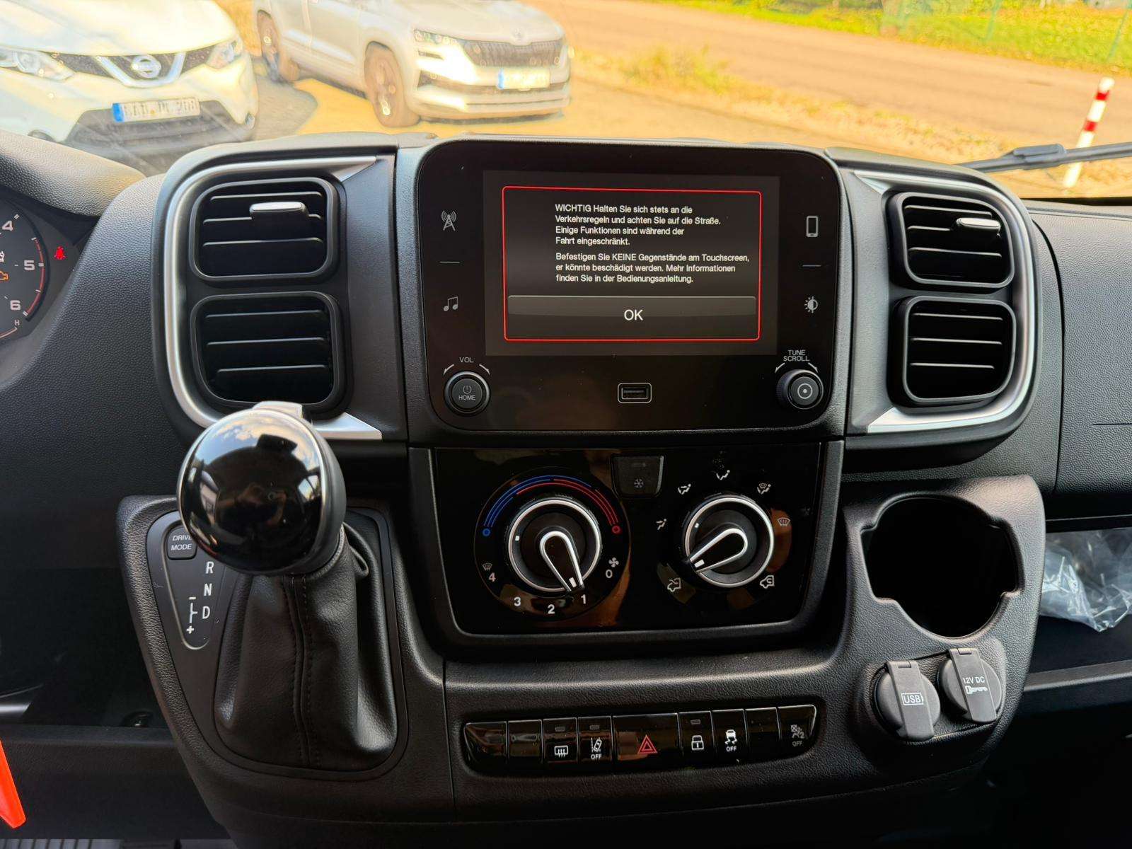 Fahrzeugbild eines Opel Movano