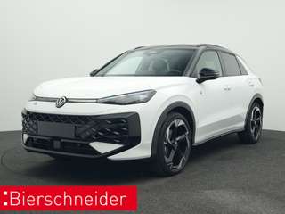 Schräge Frontansicht auf einen Volkswagen T-Roc , freigestellt