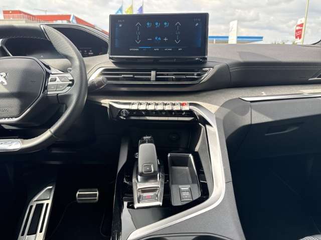 Fahrzeugbild eines Peugeot 5008