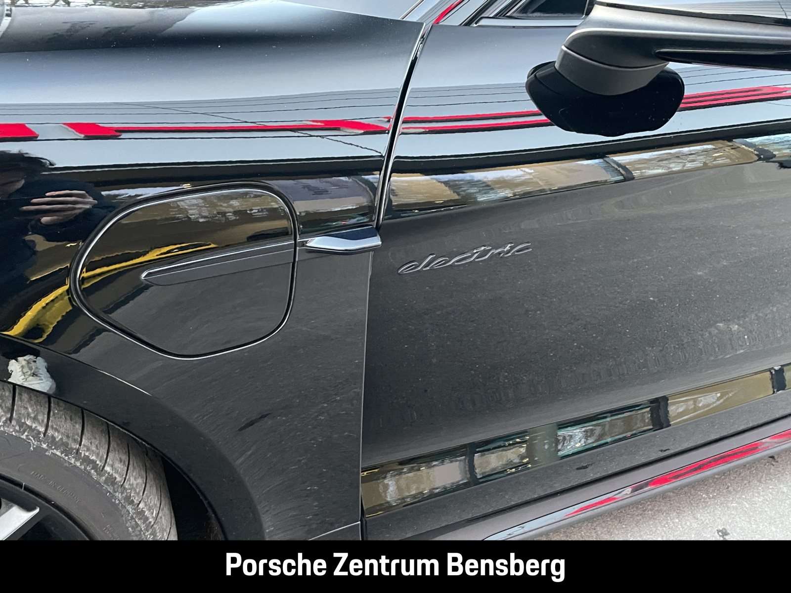Fahrzeugbild eines Porsche Taycan