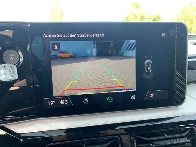 Fahrzeugbild eines Renault 4 E-TECH