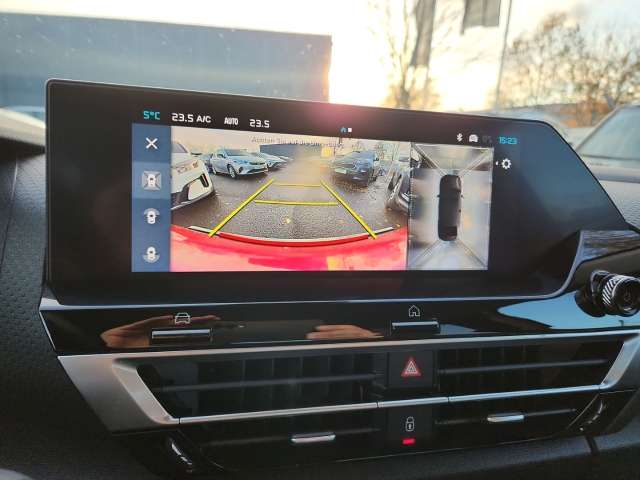 Fahrzeugbild eines Citroën C4 X