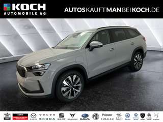 Schräge Frontansicht auf einen Skoda Kodiaq , freigestellt