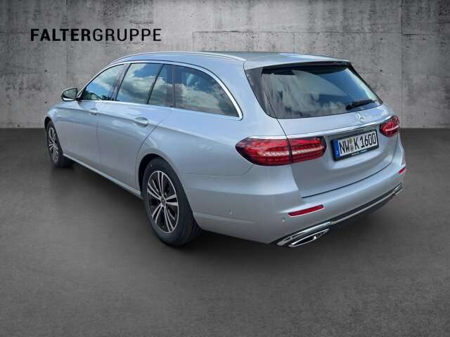Fahrzeugbild eines Mercedes-Benz E-Klasse