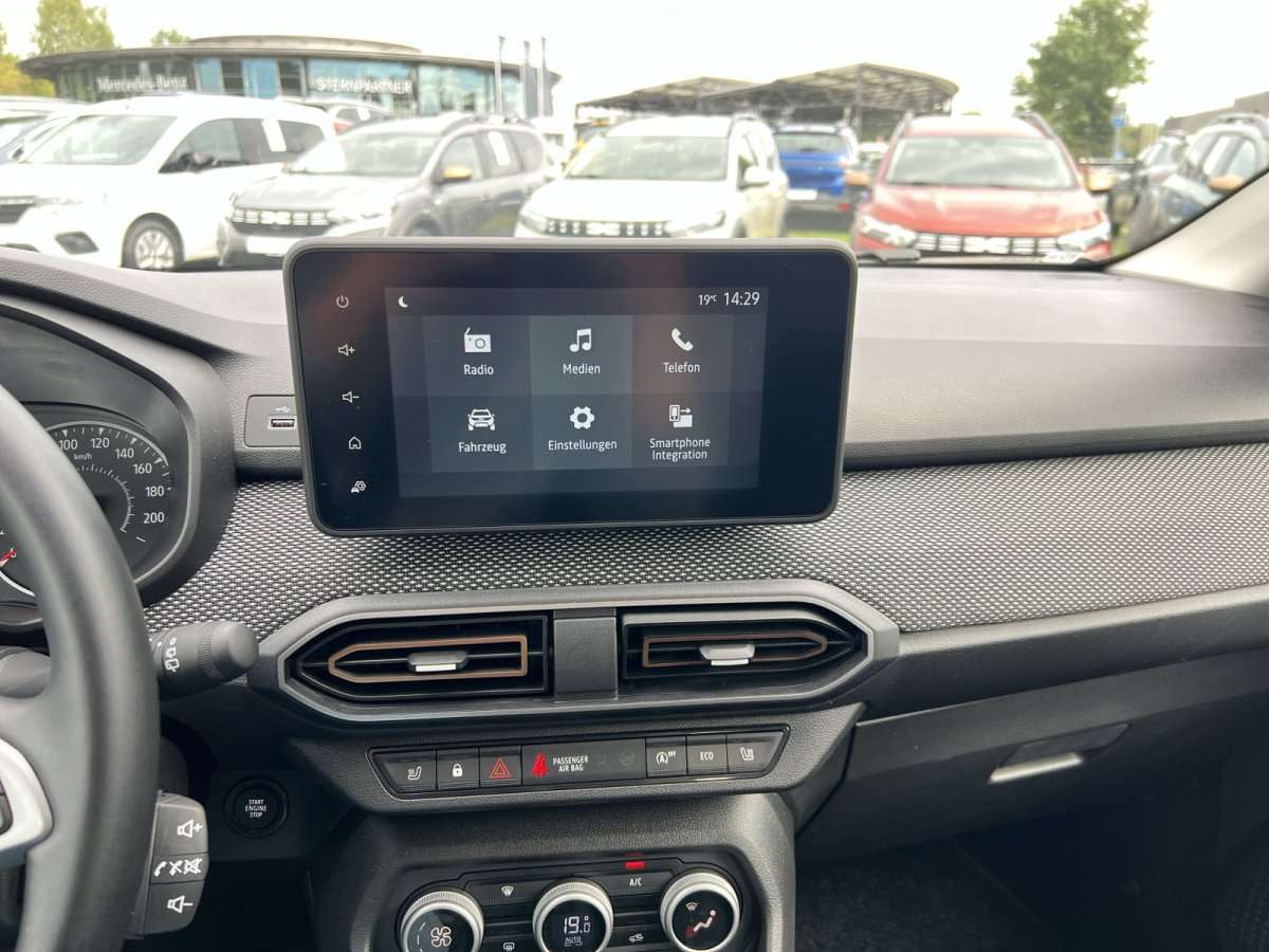Fahrzeugbild eines Dacia Sandero