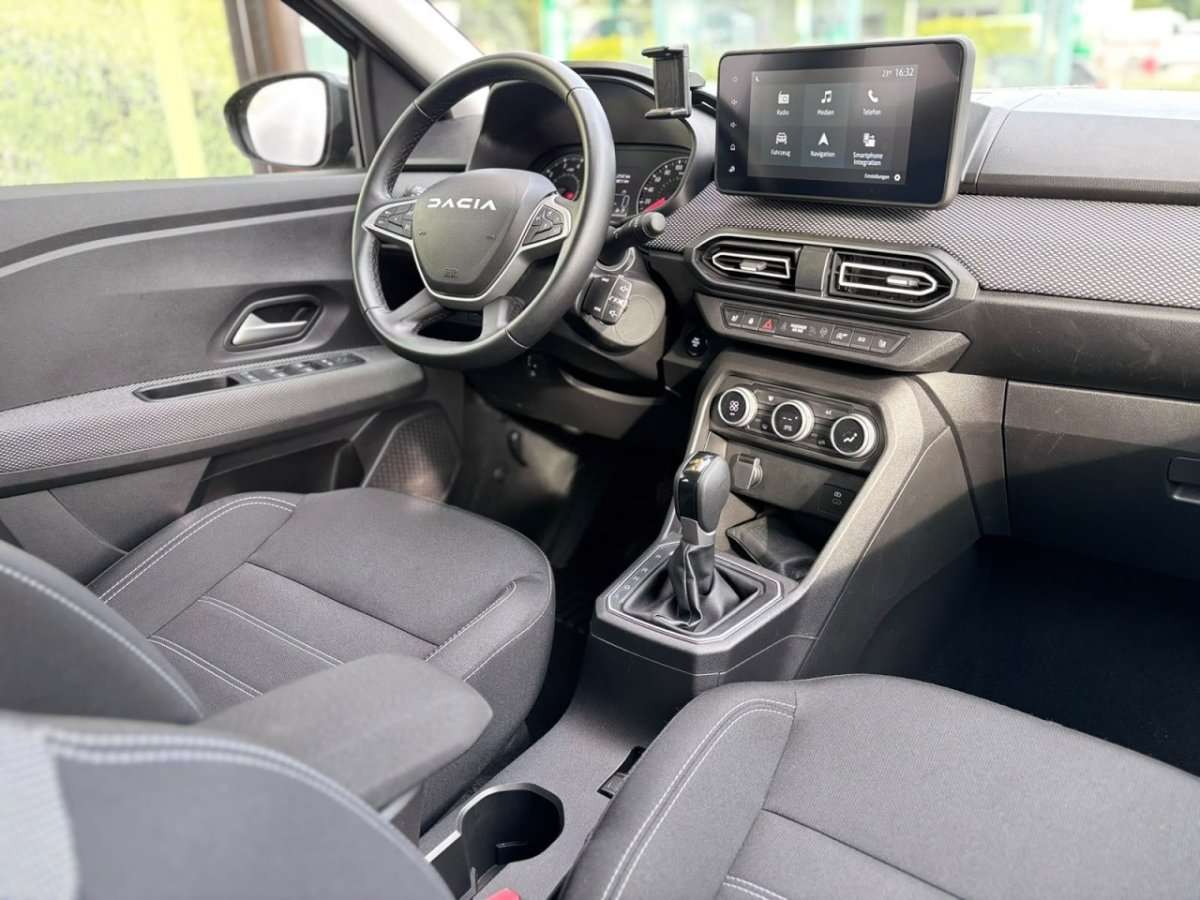 Fahrzeugbild eines Dacia Sandero