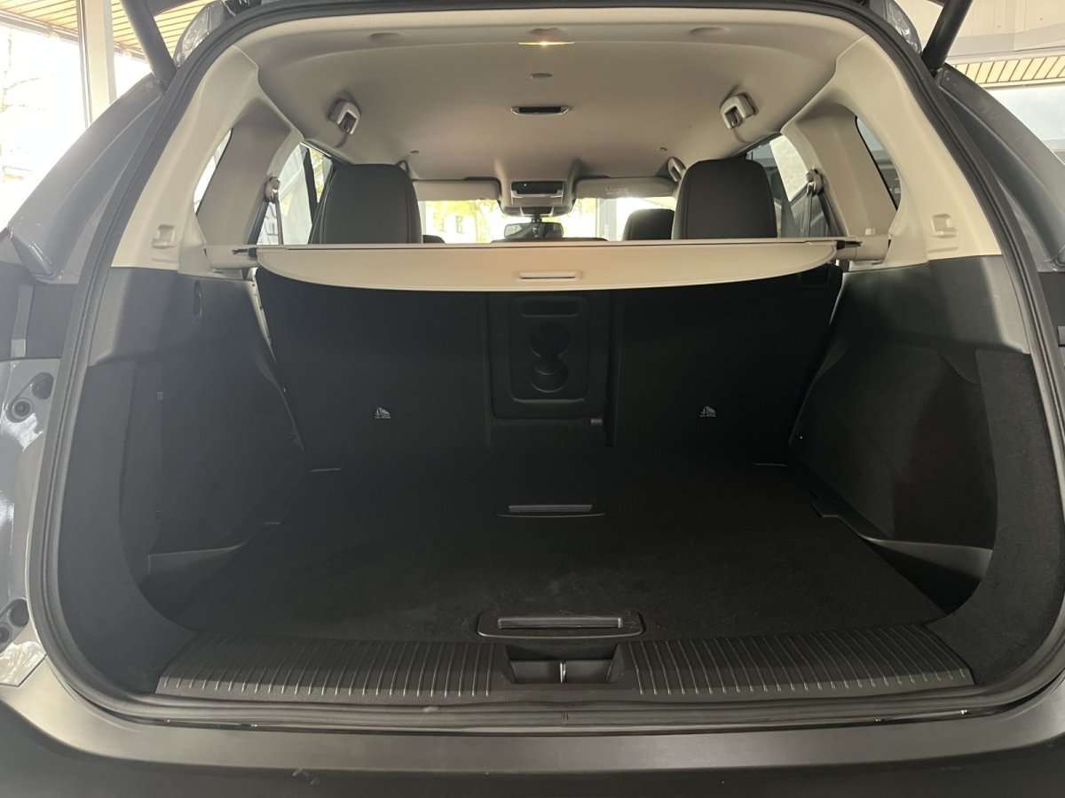 Fahrzeugbild eines Nissan X-TRAIL