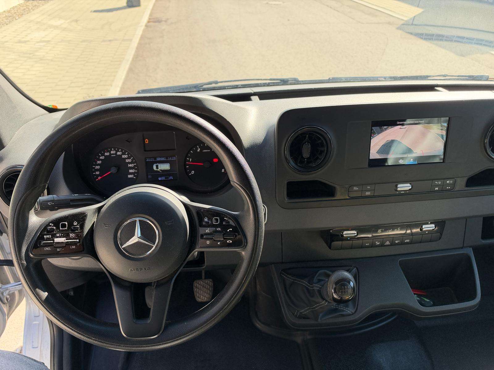 Fahrzeugbild eines Mercedes-Benz Sprinter