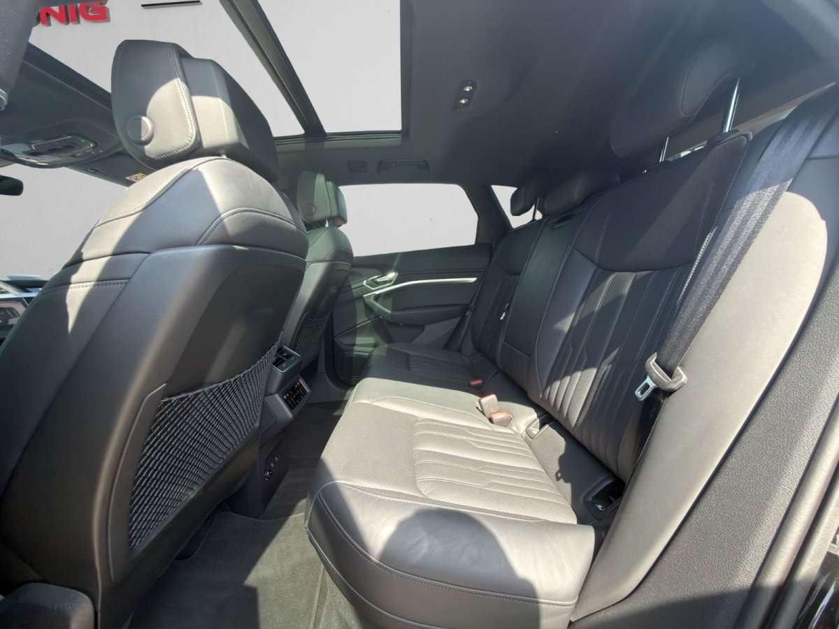 Fahrzeugbild eines Audi e-tron