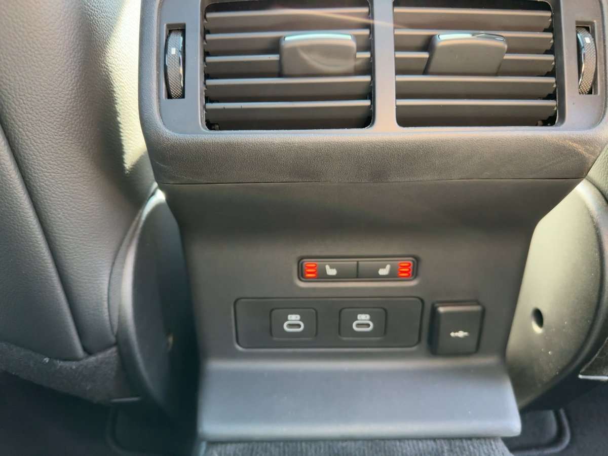 Fahrzeugbild eines Land Rover Range Rover Velar