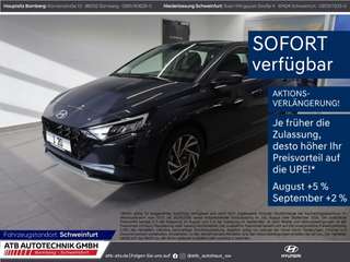 Schräge Frontansicht auf einen Hyundai i20 , freigestellt