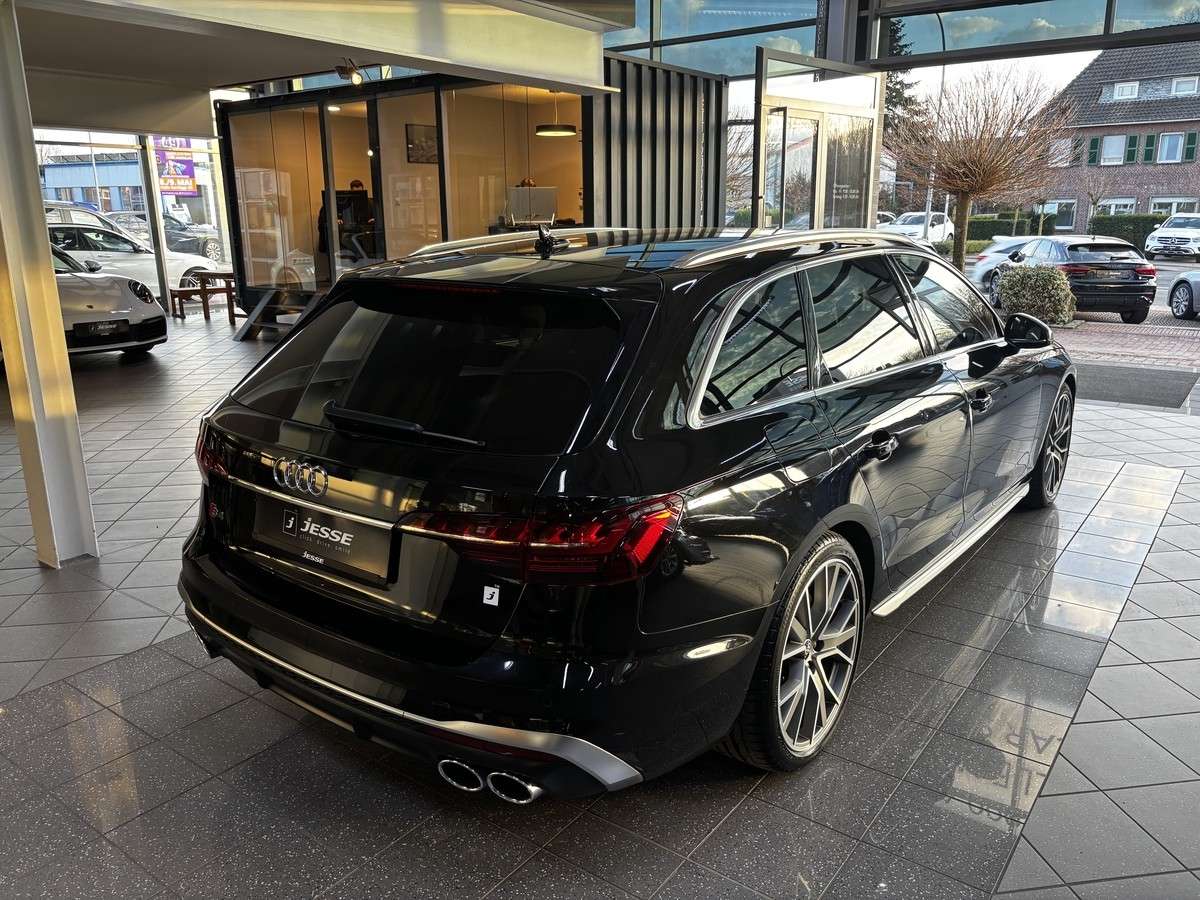 Fahrzeugbild eines Audi S4