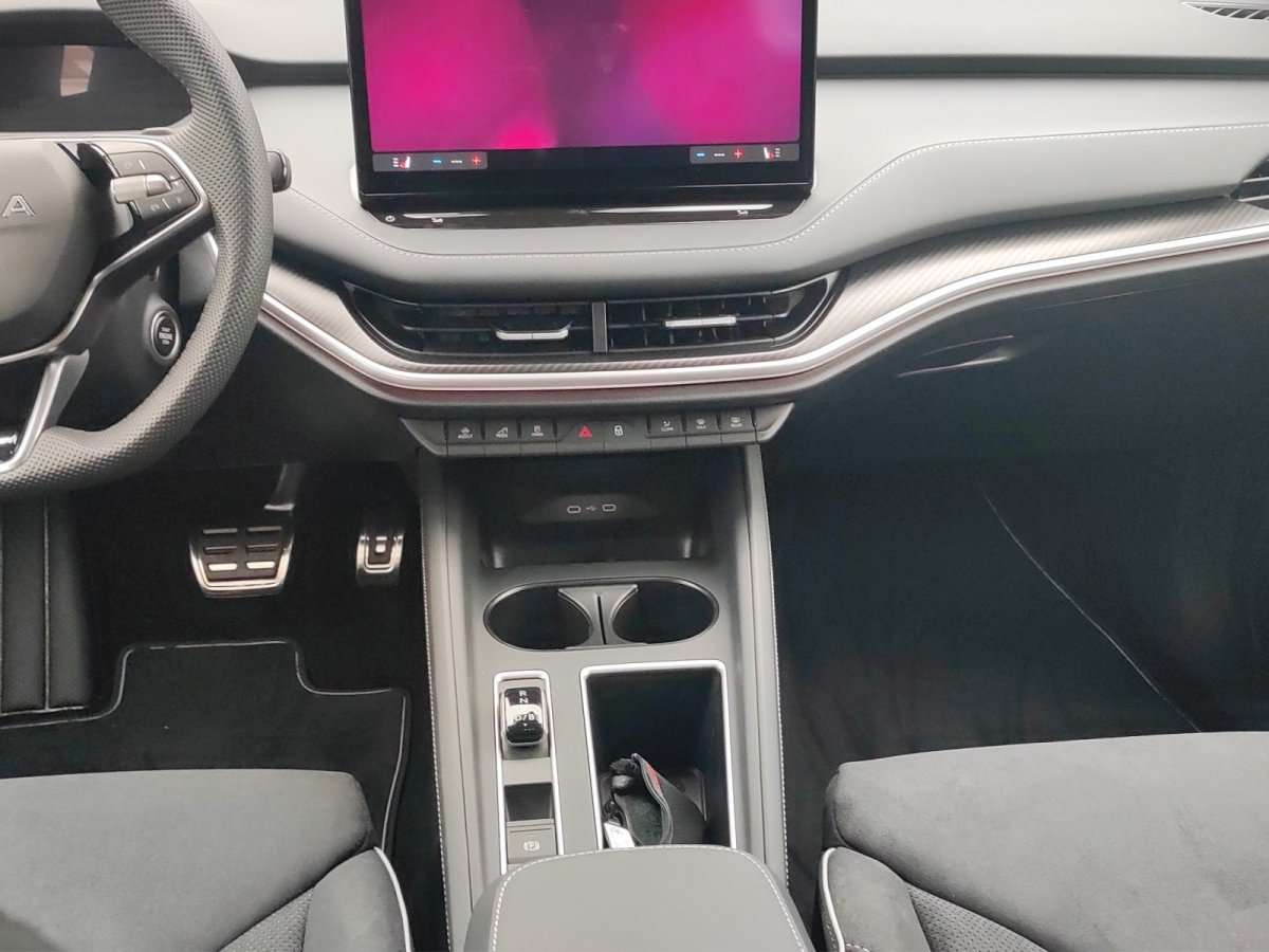 Fahrzeugbild eines Skoda ELROQ