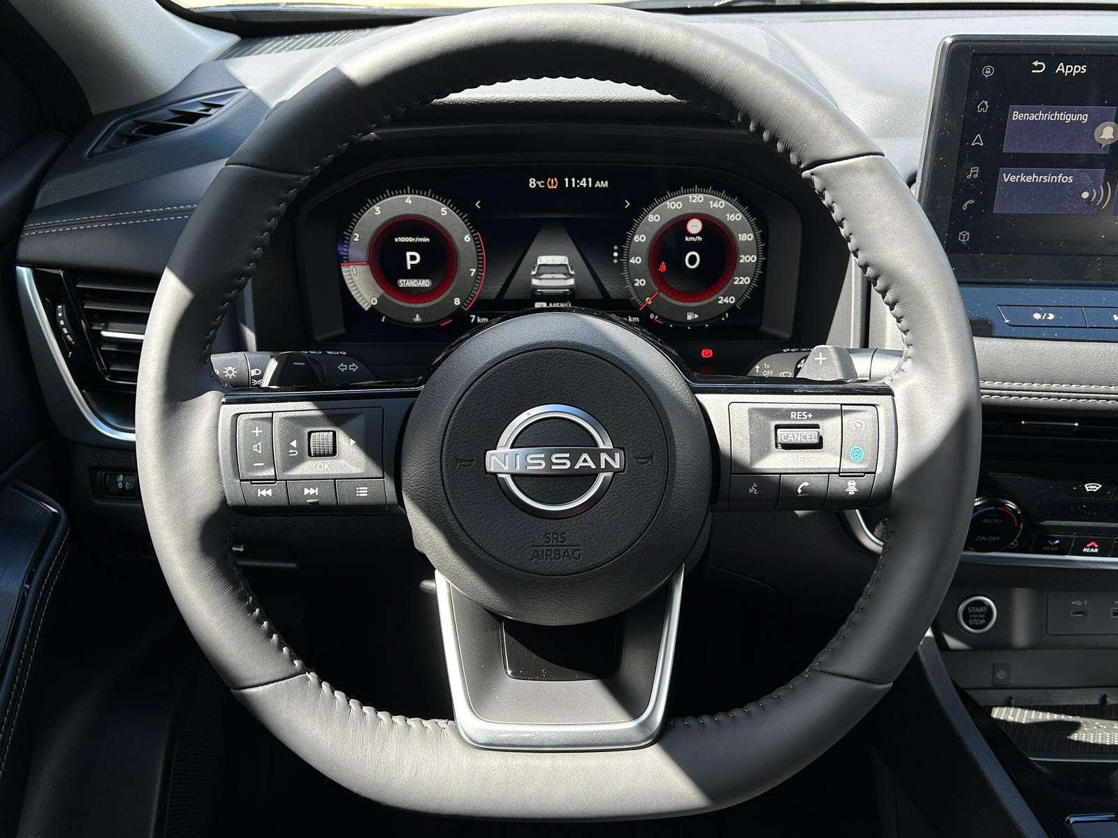 Fahrzeugbild eines Nissan X-TRAIL
