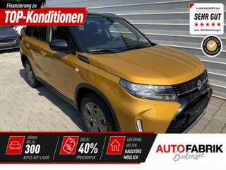 Schräge Frontansicht auf einen Suzuki Vitara , freigestellt