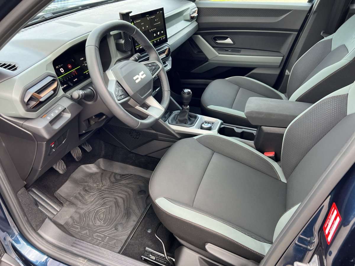 Fahrzeugbild eines Dacia Bigster