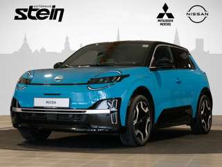 Schräge Frontansicht auf einen Nissan Micra , freigestellt