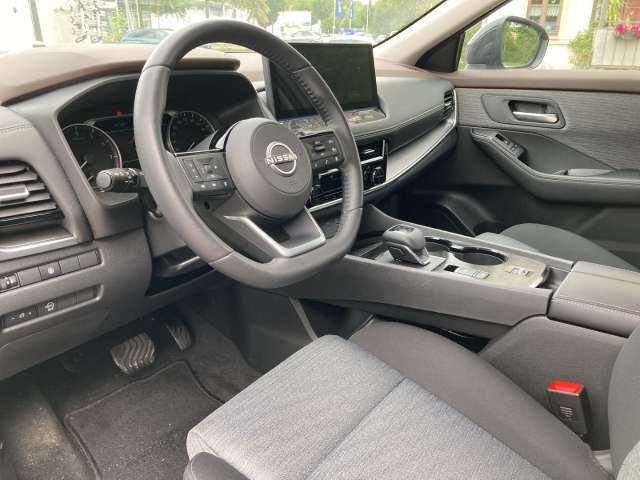Fahrzeugbild eines Nissan X-TRAIL